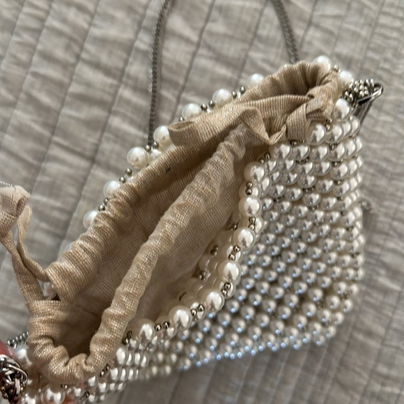 Pearl cross body bag. Perfect for the bride - Picture 4 of 5